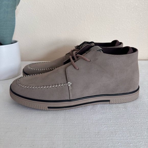 New Kenneth Cole Shore Taupe Faux Leather Chukka Boots Men’s 10 - Picture 6 of 13
